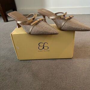 Cosy Island Bowtention Diamond Pointed Toe Heeled Mules